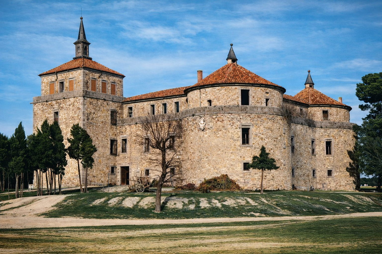 instalación de ventanas de madera de iroko en el Castillo de Villaviciosa de Odón por Carpintek1